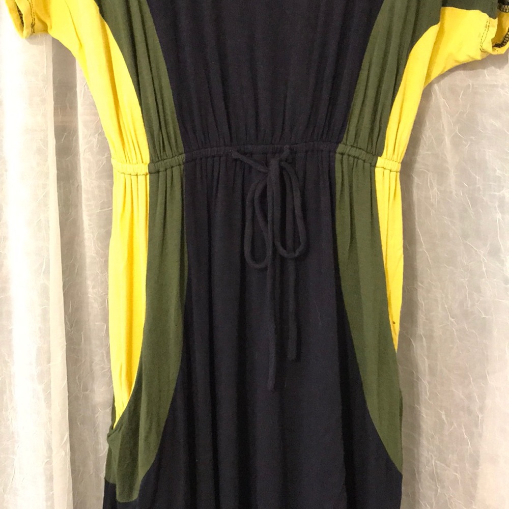 Dress - Picture 2 of 4